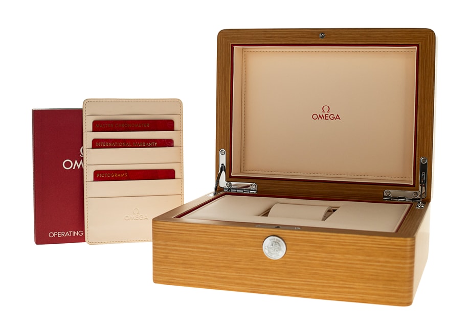 Omega Planet Ocean 215.30.44.21.01.001 Image 5